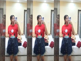 CUte Desi Girl Striping and Shows Nude Body